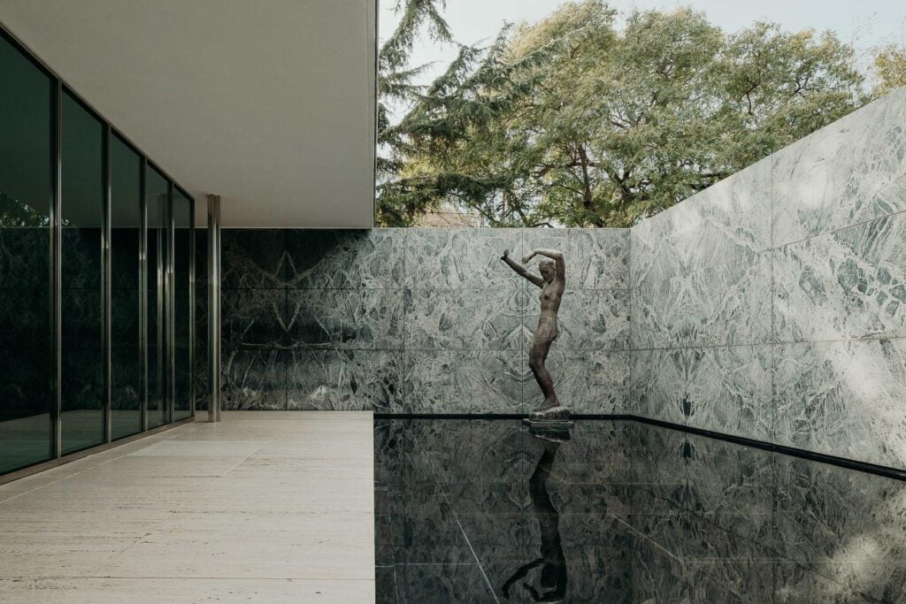 ludwig mies van der rohe - Pavillion