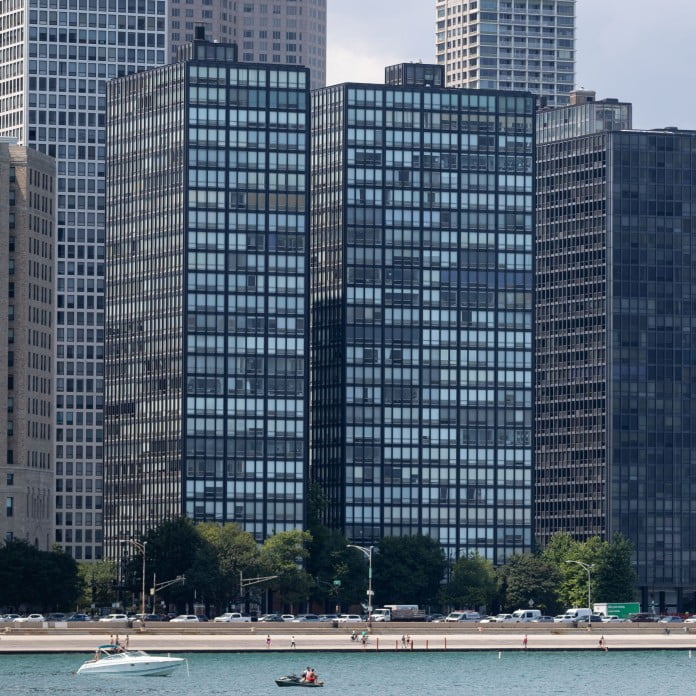 ludwig mies van der rohe - Lake Shore Drive Apartments